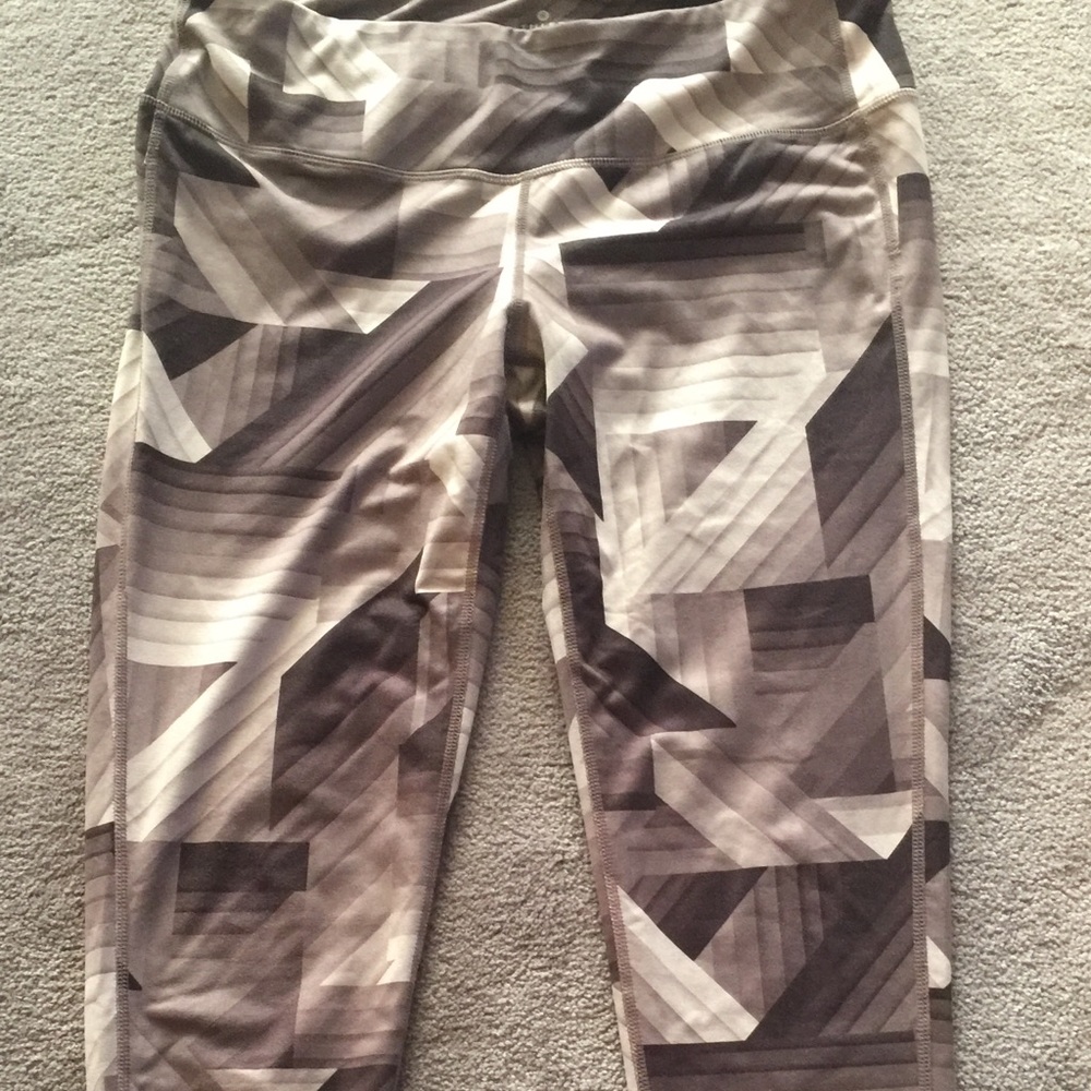 Athleta tight in size L